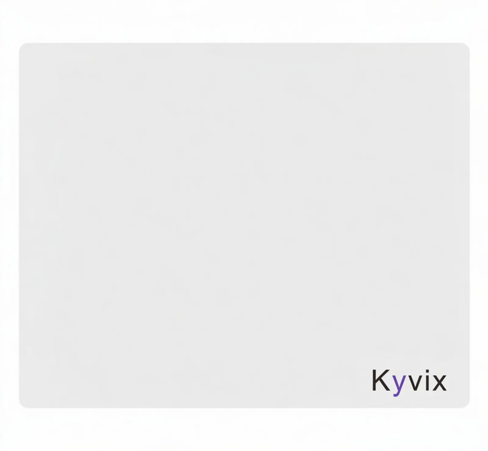 Tapis Kyvix Blanc vu de dessus, logo Kyvix noir en bas à droite